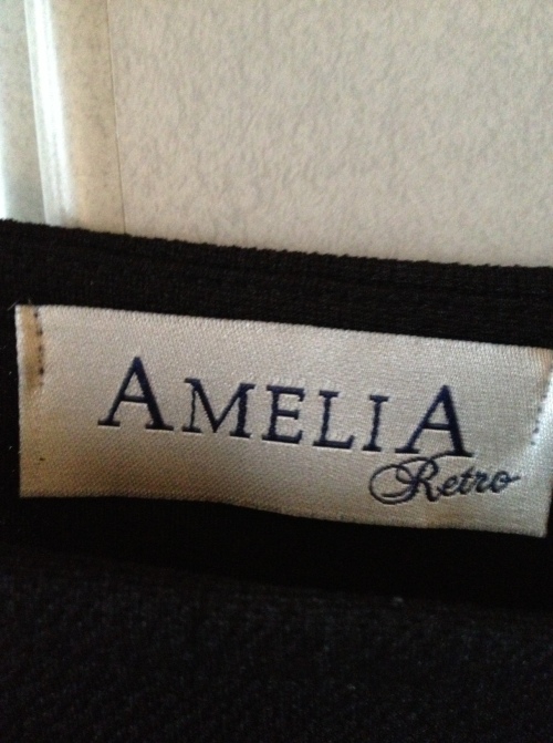etiqueta camiseta negra de Amelia